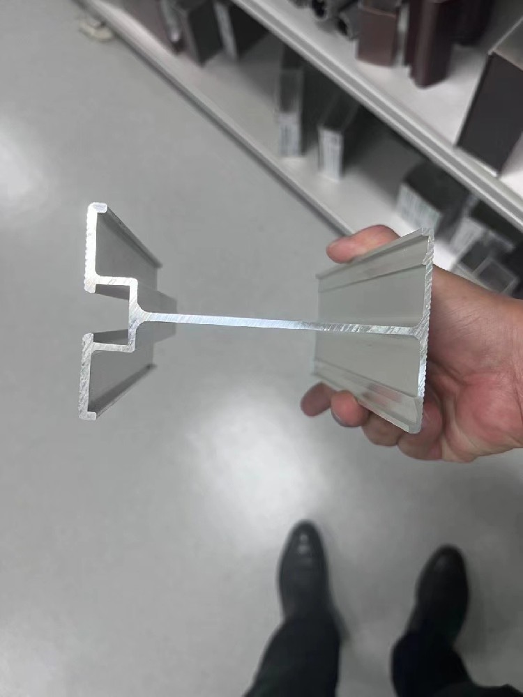 鋁型材010